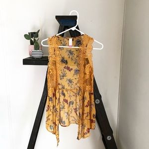 Lacy Sleeveless Kimono